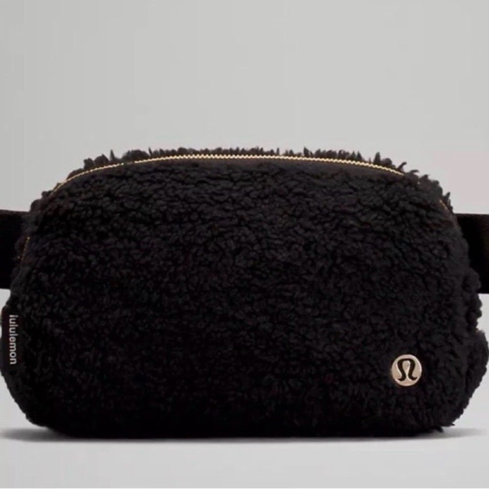 NWT Lululemon Everywhere Fleece Belt Bag